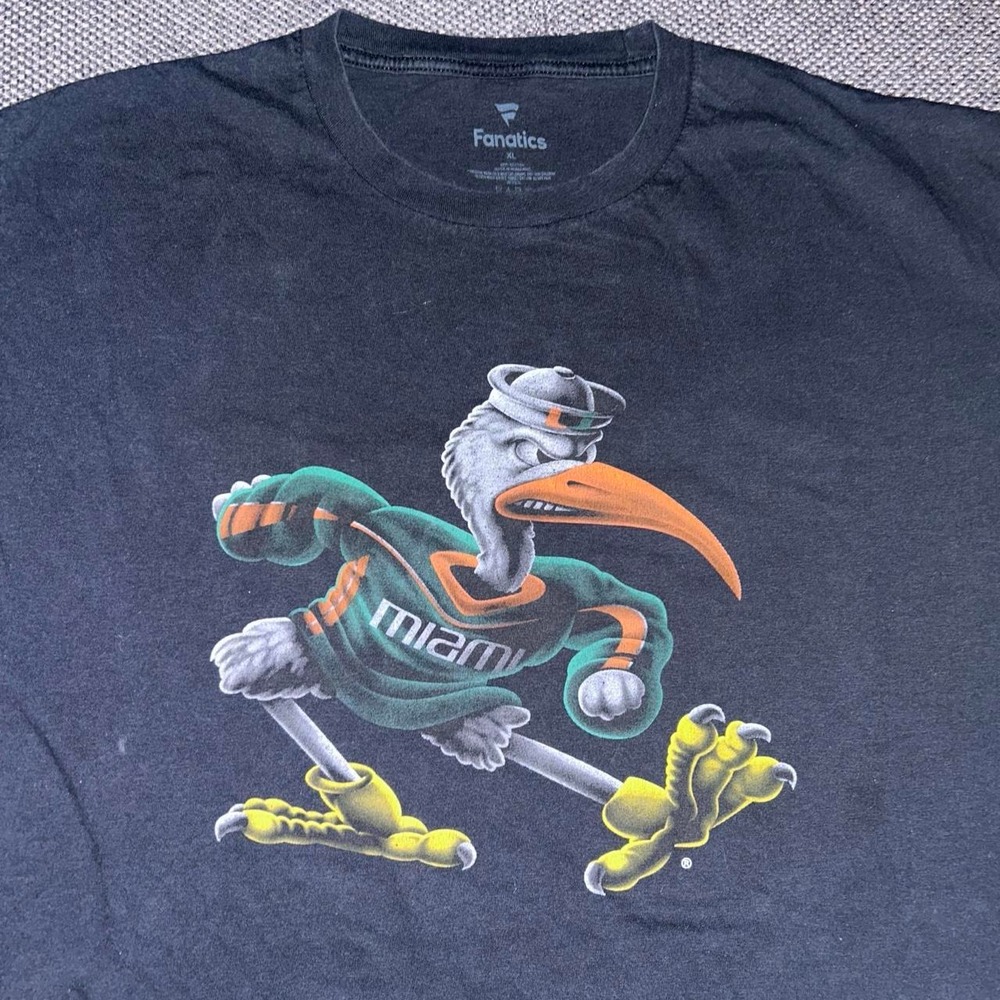 Miami Hurricanes Black Retro Big Logo Graphic T Shirt Size XL